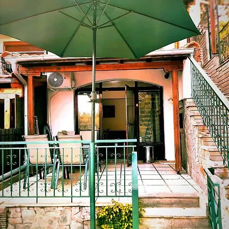 Athena House Апартаменты *